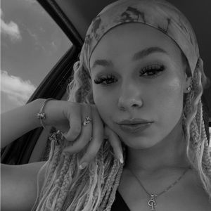 Meet your Posher, Gabi